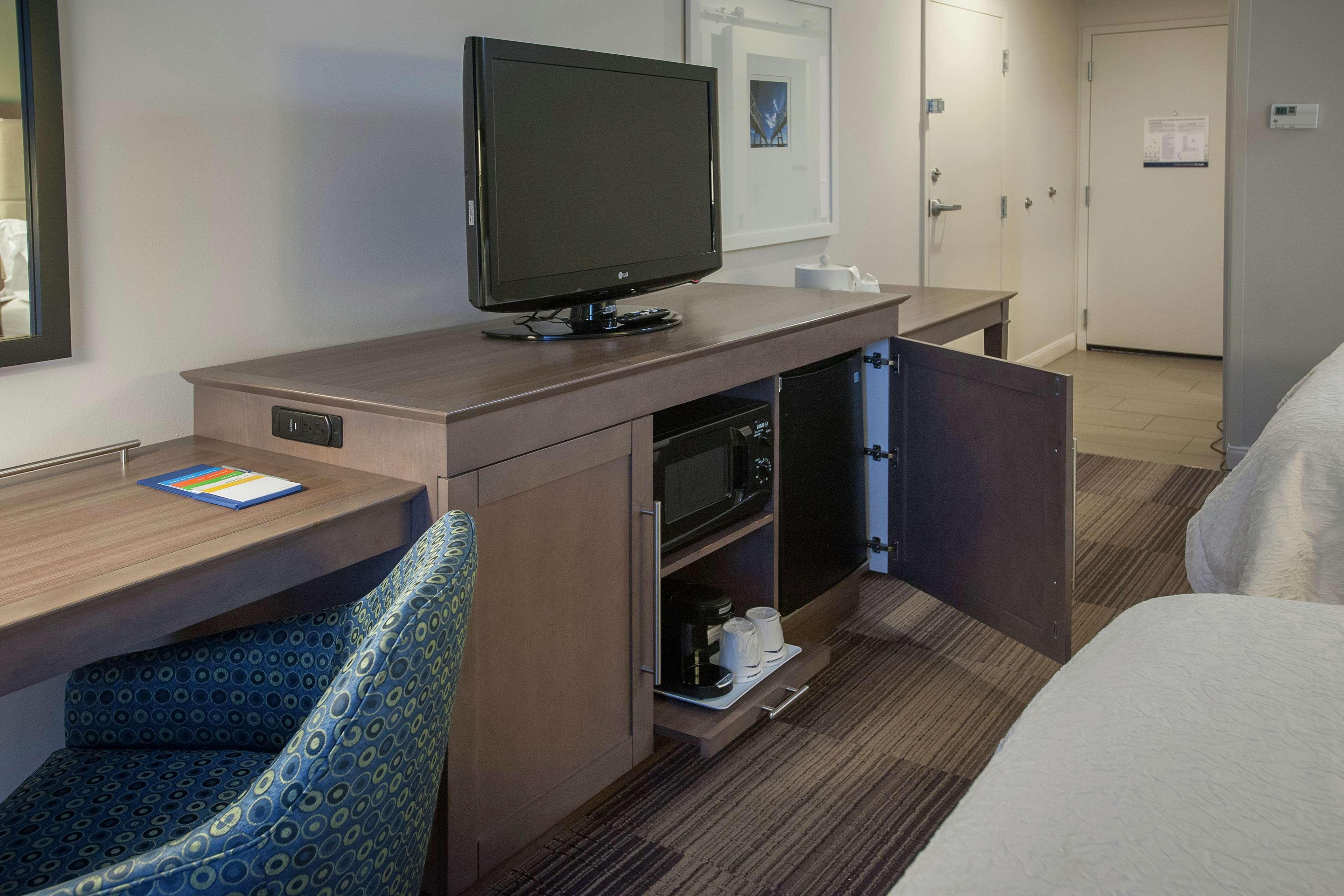 Hampton Inn & Suites New Orleans/Elmwood Harahan Exterior photo